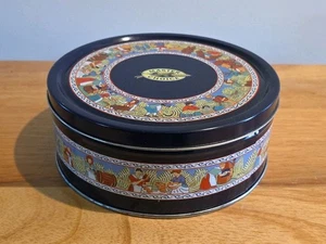 Vintage Master Choice COOKIE TIN 7.5" Harvest/Dutch/Amish Animals Farm - Picture 1 of 3