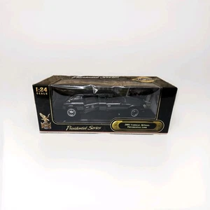 Road Signature Presidential Series 1/24 2001 Cadillac DeVille Limousine - - Picture 1 of 15