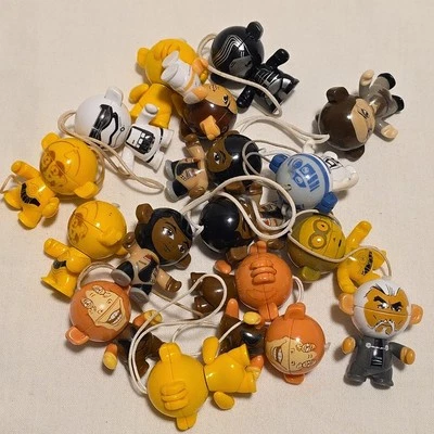 Kinder Surprise Star Wars Twist Heads Charm - Rey, Kylo Ren, 3CPO, R2D2, JarJar - Image 1 of 4