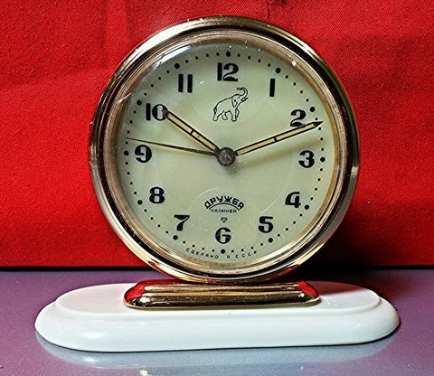 Vintage Alarm Clock DRUJBA USSR Mechanical ДРУЖБА RARE Cover