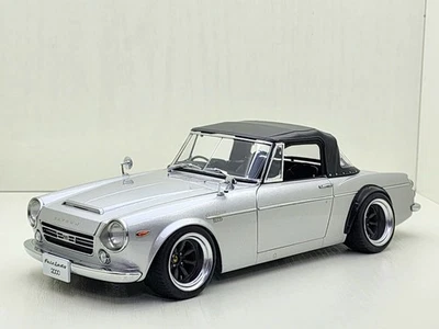 Autoart Datsun Fairlady 2000 SR311 PERSONALIZADO 1:18 plateado (77432) Foto 1 de 4