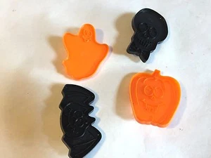 Vtg Lot 4 HALLOWEEN COOKIE CUTTER WILTON 1993 Ghost Skull Bat JOL Orange Black - Picture 1 of 8