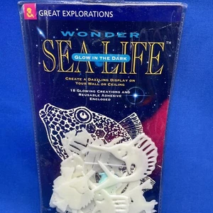 Sea Life Brilla en la Oscuridad Vintage Pegatinas de Pared de Plástico Paquete de 18 1993 NUEVO SELLADO - Imagen 1 de 7