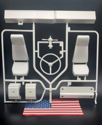 Tamiya RC 1/14 Globe Liner 56304, Interior parts, Seats, Dash, Steering Wheel - Image 1 of 4