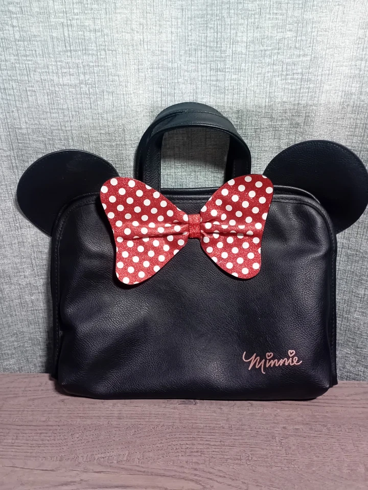 Disney Minnie Mouse Bow Detail Women's Make Up/Wash Bag - Image 1 of 4