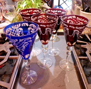 5 copas de vino vintage bohemias chec rojo rubí/azul cortadas a claro hallazgo raro - Imagen 1 de 7