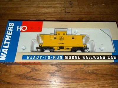 Walthers HO Scale RTR B&O Baltimore & Ohio 25' Wood Caboose #90746 NOS - Image 1 of 4