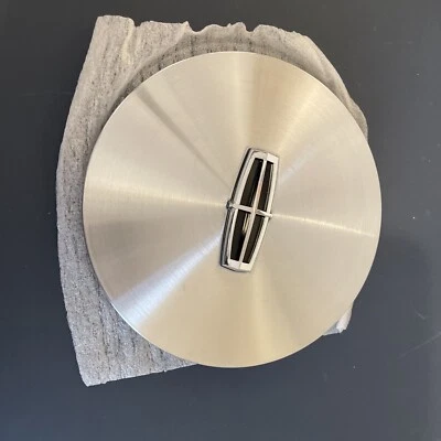 NOS Lincoln Continental E80C-1A096-AA Factory OEM Wheel Center Rim Hub Cover - Image 1 of 3