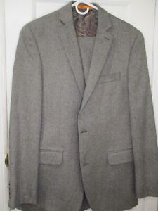 Tallia Suit 3 Pocket Exterior Inside Lined and Pockets Cuff Buttons