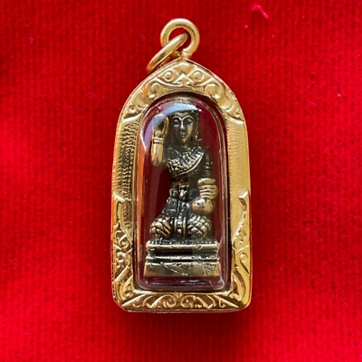 Nang Kwak Diosa de la Fortuna Amuleto Tailandés Talismán Carcasa de Micrones de Oro Foto 1 de 3