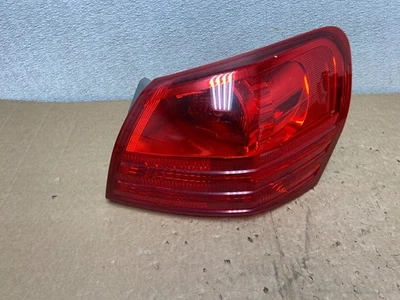Luz trasera lateral derecha Nissan Rogue 2008 a 2015 pasajero OEM V0038 DW Foto 1 de 4