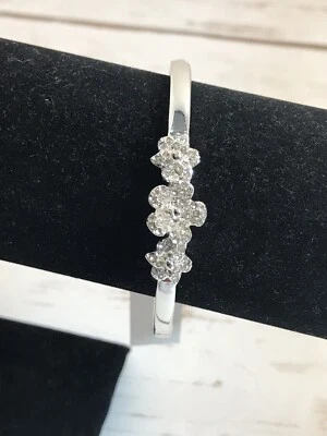 Pulseira charter club tom prata flores de strass - Imagem 1 de 4