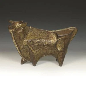 ESCULTURA JAPONESA DE HIERRO FUNDIDO VINTAGE VACA ARTE DECORATIVO JAPÓN SIGLO XX. - Imagen 1 de 7