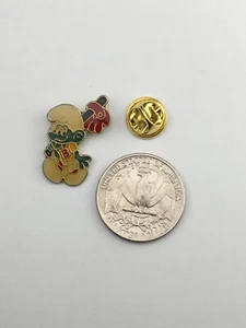 Vintage 80s Disney Smurf Baseball Enamel Pin Lapel Hat Pin - Picture 1 of 1