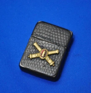 Raro 1942-43 Zippo Negro Crackle Envoltura de Cuero Completo Prototipo de 4 Barriles Segunda Guerra Mundial - Imagen 1 de 6