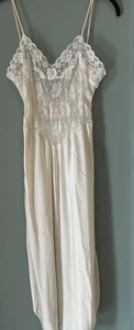 Vintage Lady Lynne Womens Ivory Nylon Blend Full Slip Lace Nightgown Size 34 S - Picture 1 of 7