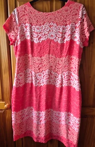 Roman Originals Multi Lace Lined Dress Short Sleeves Vee zip back Size 20 BNWOT - Picture 1 of 8
