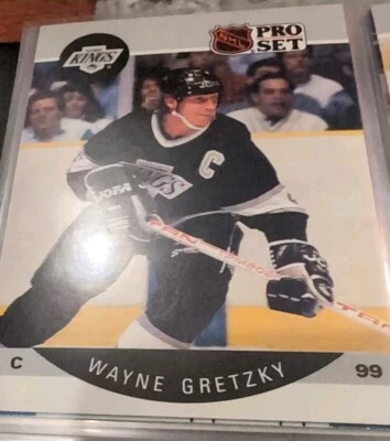 Juego completo de tarjetas de hockey NHL PRO 1990 en carpeta 703 tarjetas en total Foto 1 de 4