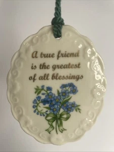 Adorno de amistad Belleek vintage hecho a mano en Irlanda no me olvides - Imagen 1 de 7
