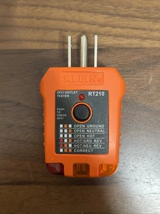 KLEIN TOOLS RT210 OUTLET RECEPTACLE TESTER WITH GFCI BUTTON - Picture 1 of 2