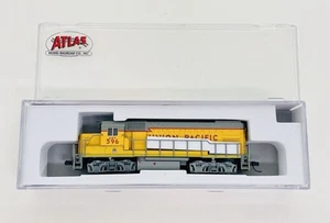 Atlas N Trainman Union Pacific GP15-1 Diesel Locomotive #596 40003071 New - Picture 1 of 6