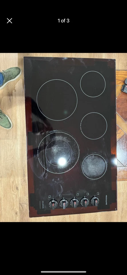 "Estufa eléctrica Frigidaire FFEC3625UBB 36""" Foto 1 de 3