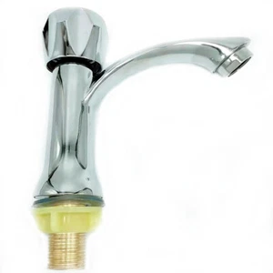 US Chrome Kitchen Faucet Sink Mixer Sprayer Desk Mounted Single Handle w /Hose - Picture 1 of 5
