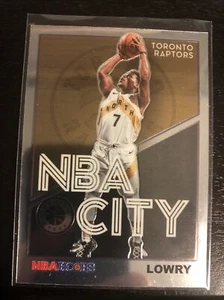 2019-20 NBA Hoops Premium Stock Kyle Lowry NBA City Insert Card Toronto Raptors - Bild 1 von 2