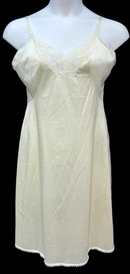 VTG Body Lites Women Size 40 Nylon/Lace Trim Adj. Strap Full Slip 2141 Cream - Image 1 of 4