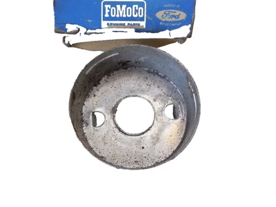 Nuevo de Lote Antiguo Ford F100 F250 F350 Bocina Botón Soporte B3TZ-13A809-A Foto 1 de 3