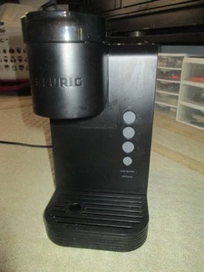 Keurig K25 Matte Black Single-Serve K-Cup Pod Coffee Maker BARELY USED - Picture 1 of 4
