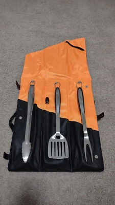 Herramientas para parrilla Brookstone Foto 1 de 4