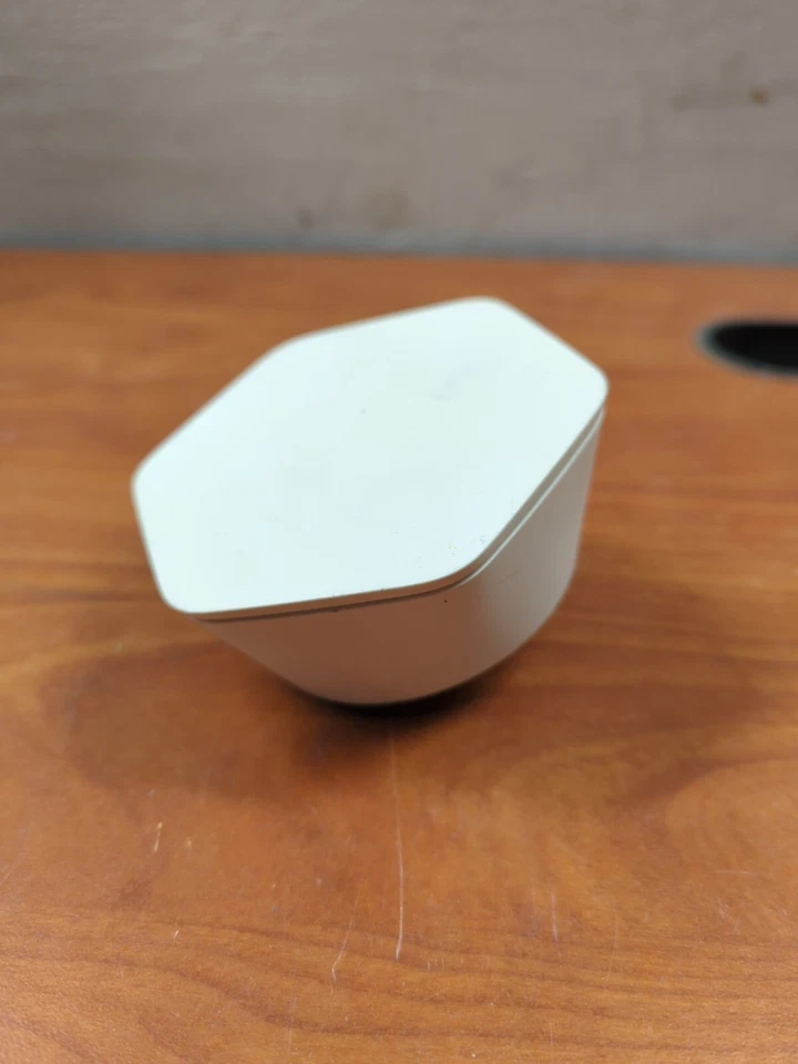 Xfinity XE2-SG Wi-Fi Pod 2.0 Ethernet Repeater - White - Image 1 of 3