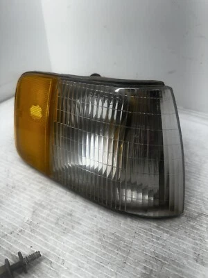 1988-1994 Lincoln Continental RH PASSENGER OEM Corner/Park Lamp READ!!!! T2 - Image 1 of 4