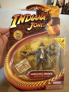Neu INDIANA JONES WITH GOLDEN IDOL Actionfigur 3,75" Scale 2008 Hasbro MOMC - Bild 1 von 3