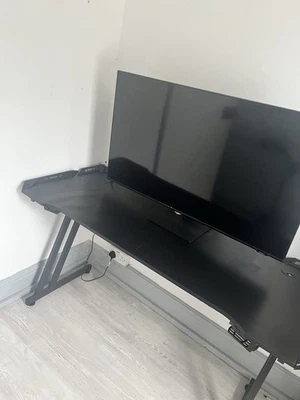 Light Up Gaming Desk / PC Gaming Table / Samsung Monitor - Image 1 of 4