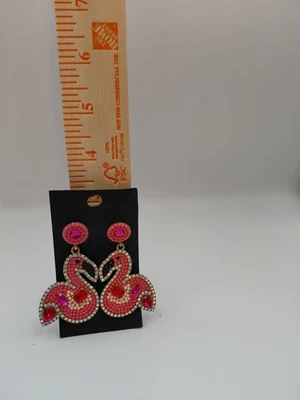 Pendientes perforados de flamencos rosas, aprox. 2 1/2" con joyas Foto 1 de 4