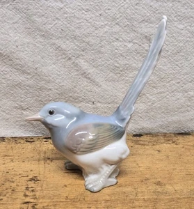 Lladro Porcelain Wren Long Tail Bird Figurine Retired 1054 - Picture 1 of 9