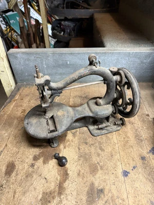 Antique Rare Johnson & Clarke Hand Crank Chain Stitch Sewing Machine Head USA - Image 1 of 4