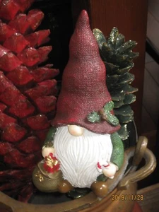 Harz Wichtel mit Zuckerstange und Geschenken 8 Zoll - Bild 1 von 7