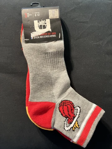 Official NBA U 3 Pair Quarter Cut MIAMI HEAT Logo Socks New NWT Size 6-12 Cover
