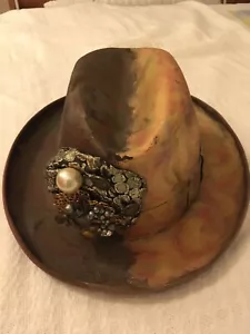 Vintage Retro Hand Painted and Signed Woman's Fedora - Picture 1 of 9