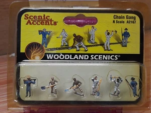 Woodland Scenics ~ New ~ N Scale People Figures ~ chain gang A2167 - Picture 1 of 2