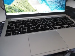 Samsung Galaxy Book NP750XDA 15.6" Laptop Core i7-1165G7 8GB RAM 256GB SSD - Picture 1 of 9