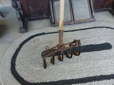 Vintage Garden Hand Cultivator 5 tine adjustable W/ handle Rustic Garden farm Cover