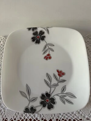 Corelle Mandarin Square 4 Dinner Plates. Vitrelle. Red.Black. 10.5". Set 4. - Image 1 of 4