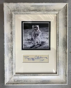 Buzz Aldrin Signature Cut in Mini Frame Ready to Display - Bild 1 von 3