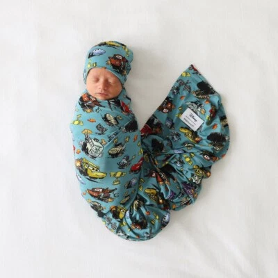 Juego de manta y gorro de bambú Posh Peanut Disney Pixar Cars nuevo en caja Foto 1 de 2