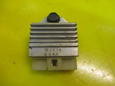 1997 97 YAMAHA VMAX V-MAX 600 XTC WHITE GENUINE RECTIFIER VOLTAGE REGULATOR  - Image 1 of 4