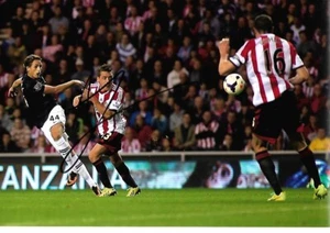 Foto autógrafa firmada a mano por Adnan Januzaj 12 x 8 Manchester United certificado de autenticidad - Imagen 1 de 1